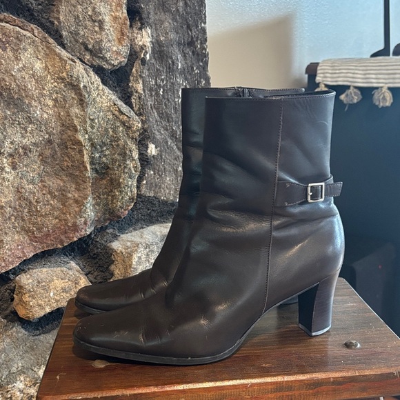 LOFT 7.5 Elegant Chocolate Brown Leather heeled Ankle Boots - Picture 1 of 6